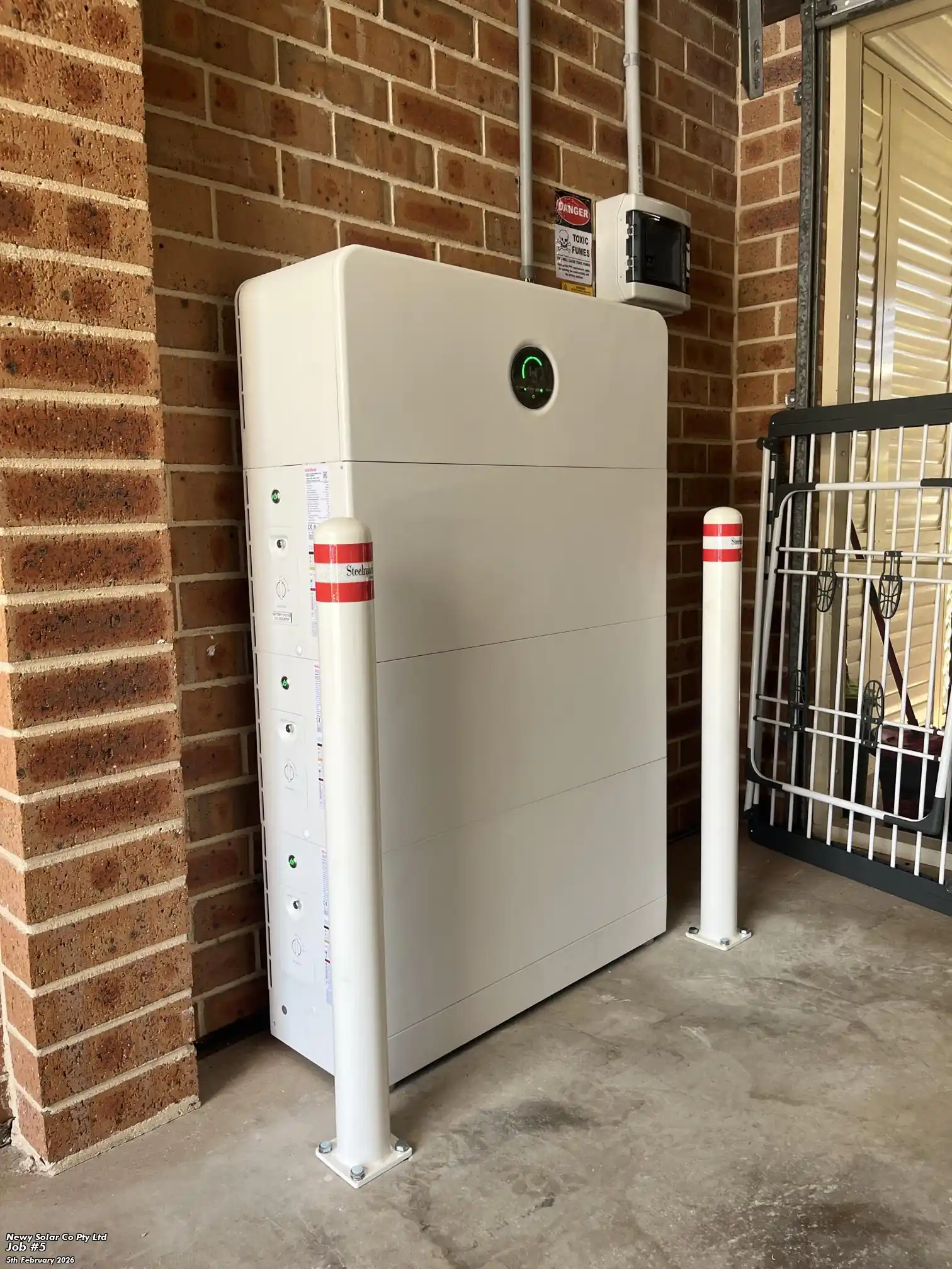 Home battery and inverter installed by Newy Solar Co at a Medowie property