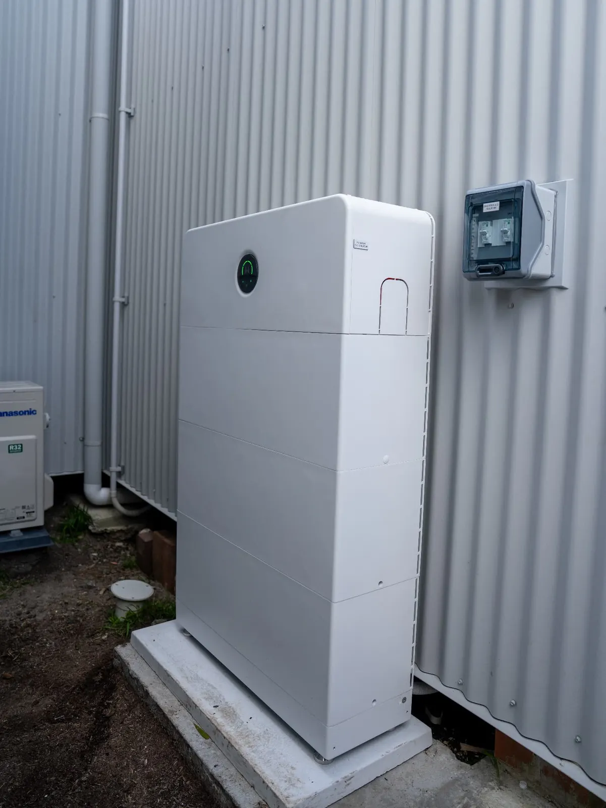GoodWe ESA modular home battery installed by Newy Solar Co in Mayfield