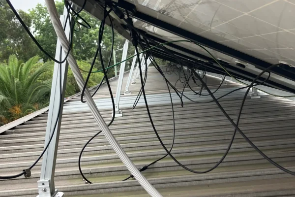 Messy wiring is indicative of a poor solar power installation