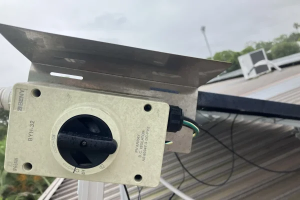 Rooftop DC isolator showing an incorrect installation and missing PIPS