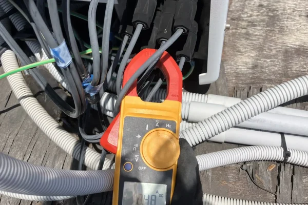Measuring current on the SMA Inverter